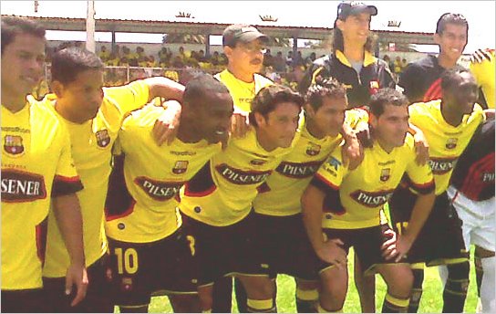 Barcelona de Ecuador ante Pe�arol de Uruguay en segunda fase