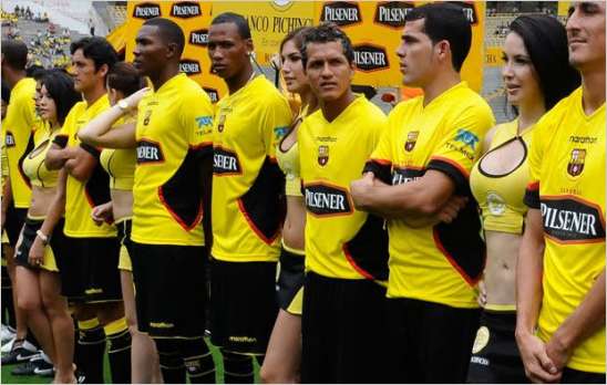 Barcelona celebr� su aniversario con victoria ante el Espoli en Santo Domingo