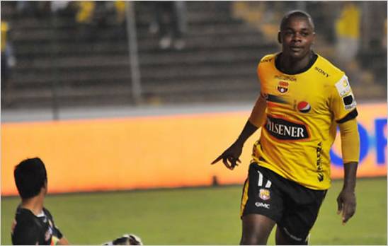 Barcelona clasifica a octavos al ganar un partido inolvidable y lleno de goles