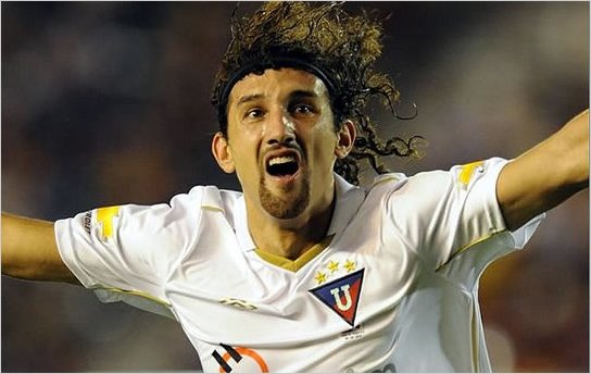 Liga de Quito vence 2-1 a Estudiantes en partido de ida