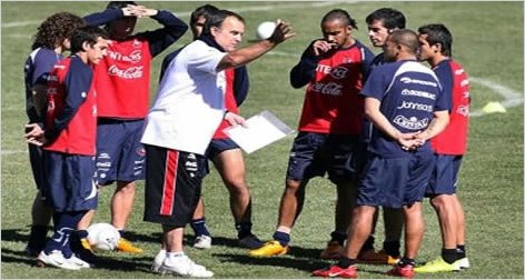 Chile registra dos bajas m�s para enfrentar a Ecuador