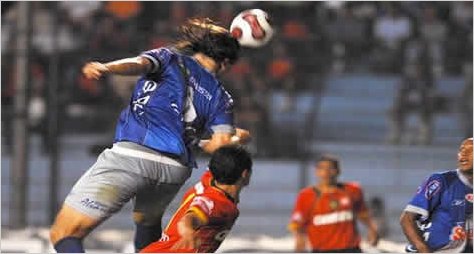 Cuenca vence al Emelec en el Capwell en Guayaquil