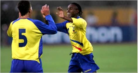 Ecuador busca llegar al Mundial atacando a Colombia