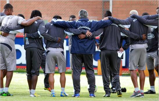 La selecci�n de Ecuador se concentra para choques con Uruguay y Chile