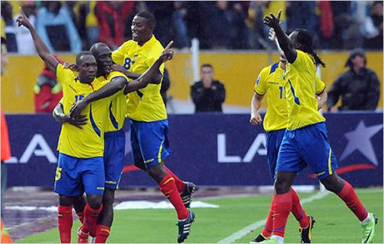 Ecuador har� 3 � 4 variantes para enfrentar a Colombia por eliminatorias