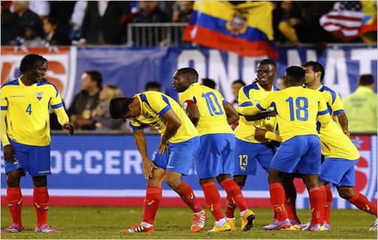 Ecuador golea 5-1 a el Salvador en la despedida de Iv�n Hurtado 