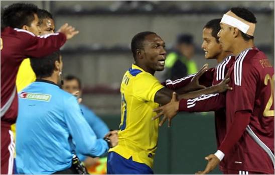 Ecuador empat� con Venezuela como visitante y est� firme por su cupo para el mundial