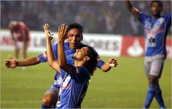 Emelec gana y aumenta sus posibilidades de pasar a octavos