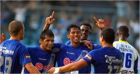 Emelec golea 4 a 0 al Espoli en su casa