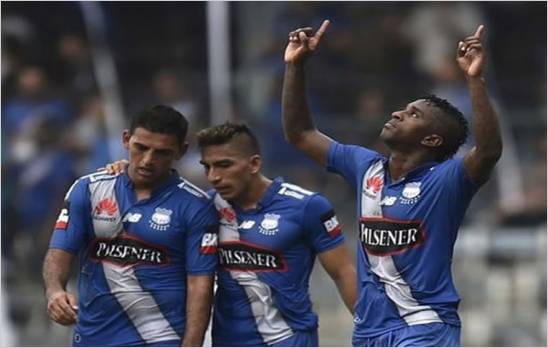 Emelec gan� a la U de Chile y se clasific� a octavos
