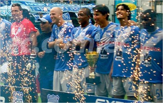 Emelec nuevo l�der en Ecuador y pierden Liga e Independiente