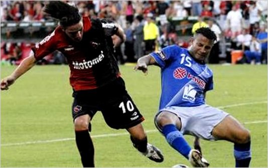 Emelec y Newell's igualan sin goles en su primer duelo copero