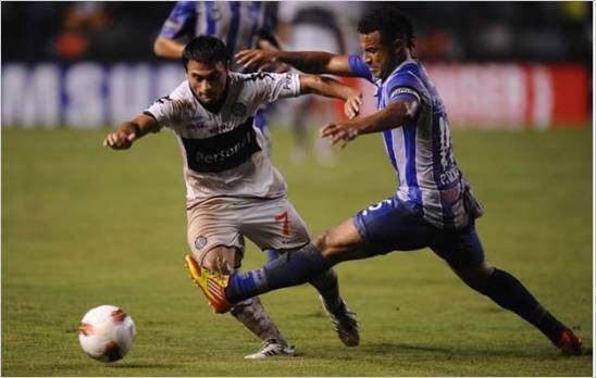 Emelec consigue sorprendente clasificaci�n en la cancha del Olimpia

