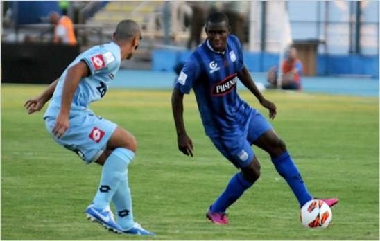 Emelec sigue a paso firme y Barcelona reaparece con goleada