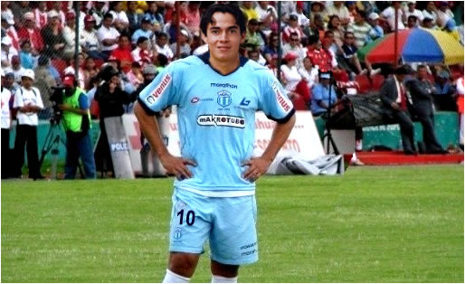 El Nine Kaviedes arribo a Ambato y fue presentado a los hinchas