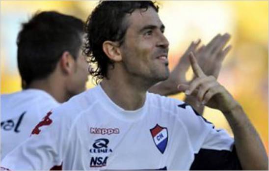 Juli�n Ben�tez nueva contrataci�n de LDU debuta con gol ante el Cuenca