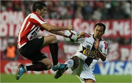 Inter de Brasil gana ida final de Libertadores