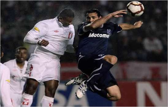 Liga de Quito derrota 3-2 al argentino Independiente de Avellaneda