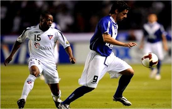 Liga de Quito buscar� remontar la diferencia ante Velez en la Casa Blanca