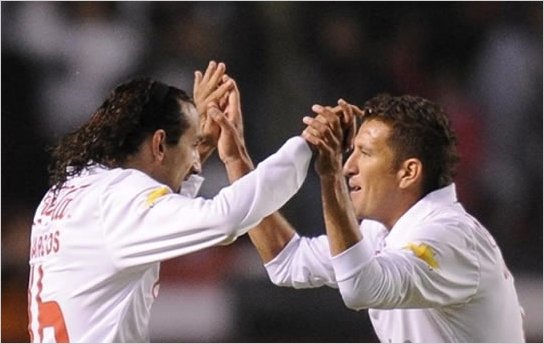 Estudiantes cambio de esquema en su partido frente a Liga de Quito