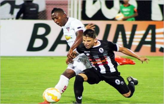 Liga de Quito avanza en la Sudamericana al ganar 2-0 al Zamora