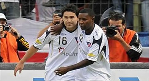 La Liga de Quito flumin� a Fluminense y acaricia la Copa Sudamericana