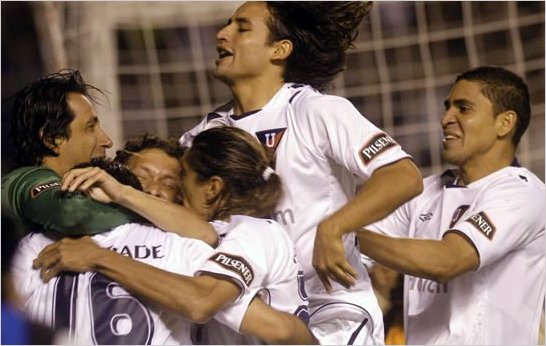 Liga de Quito triunfa y es m�s puntero que nunca