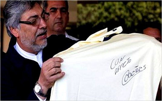 Presidente Lugo visita al futbolista Caba�as en el hospital