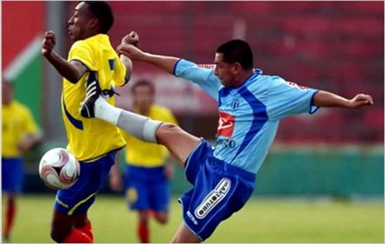 Macar� golea al Deportivo Quito y se salva del descenso