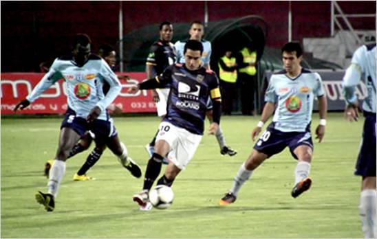 Independiente venci� y complica al Macar�