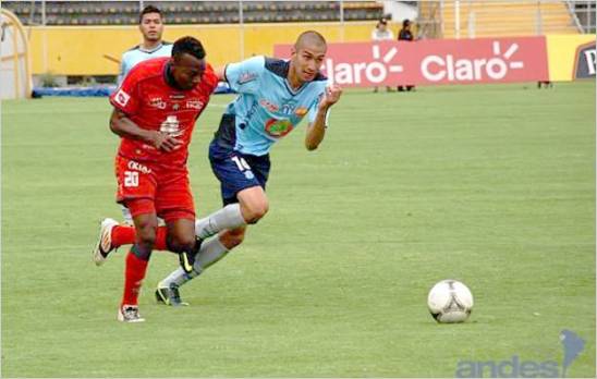 Macara triunfo en el cl�sico ambate�o con goleada ante T�cnico Universitario