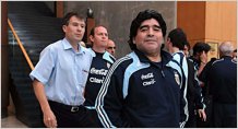 Maradona se va a un spa y Bilardo planea la t�ctica