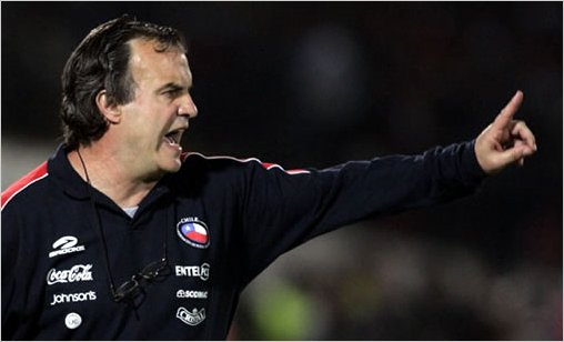 Prensa argentina critica a Maradona y pide regreso de Bielsa