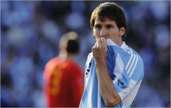 A Messi le robaron su camiseta despus del empate a 0 goles con Colombia