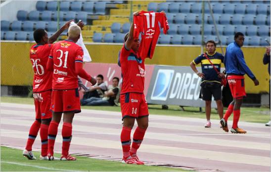 El Nacional venci al Deportivo Quevedo en el homenaje a Bentez