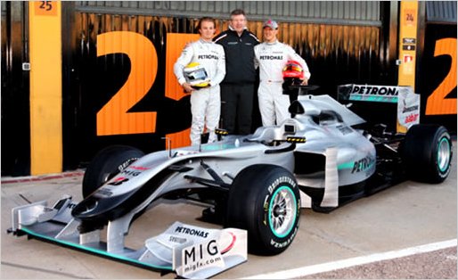 Schumacher estren� su b�lido el nuevo Mercedes MGP W01