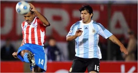 Paraguay clasifica y Argentina tiembla