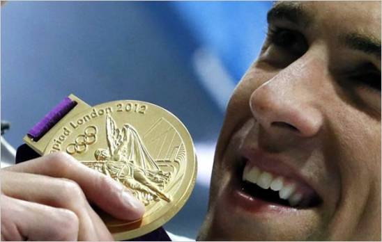 Phelps bate el rÃ©cord de medallas en los Juegos con su primera medalla de oro en Londres