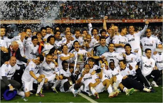 A fuerza de goles, Real Madrid se afirma en la cima de la Liga de Espa�a