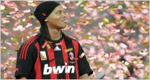 El Milan se plantea multar a Ronaldinho por sus salidas nocturnas