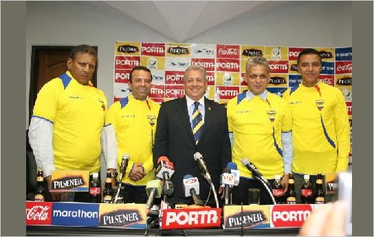 Reinaldo Rueda firm� con FEF por los pr�ximos 4 a�os