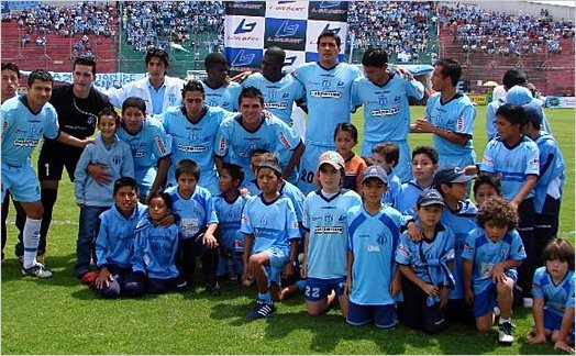 Macar� golea al C�sar Vallejo en la tarde celeste