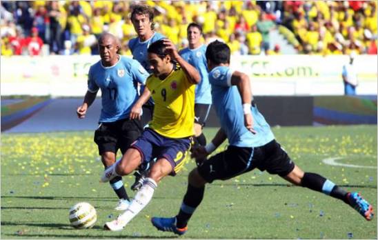 Uruguay gana a Colombia y sueÃ±a con la clasificaciÃ³n directa al Mundial