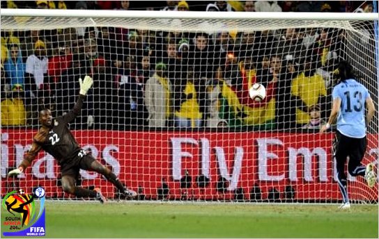 Uruguay entra en semifinales al derrotar dramaticamente a Ghana